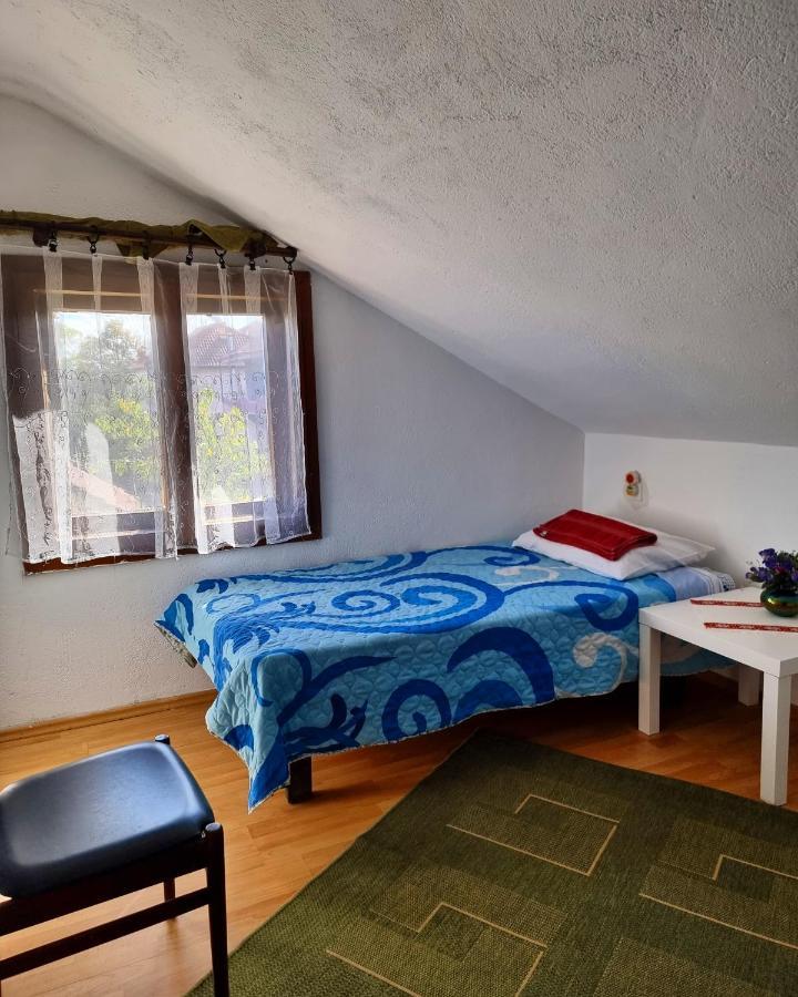 Guesthouse Sobi-Rooms Gradsko Esterno foto
