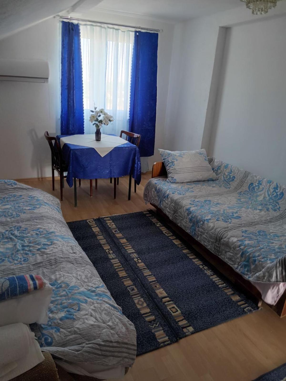 Guesthouse Sobi-Rooms Gradsko Esterno foto